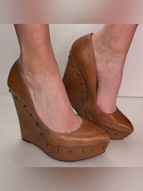 DMSX Donald Pliner Leather Wedge